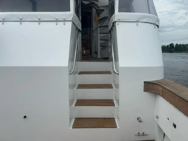 Ocean Pearl Yacht Photos Pics cockpit stairsxxx