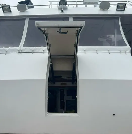 Ocean Pearl Yacht Photos Pics engine room entry