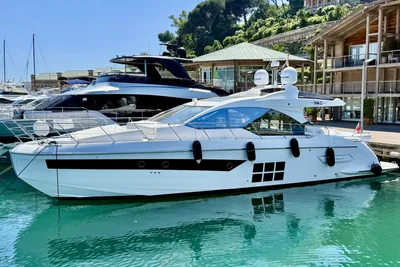 2019 Azimut S6
