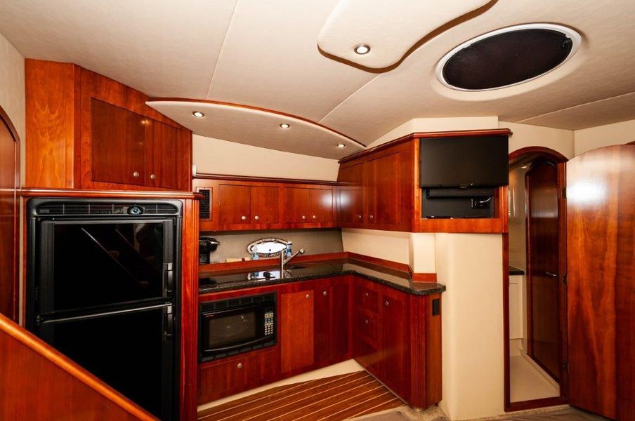 2006 Cruisers Yachts 460 Express