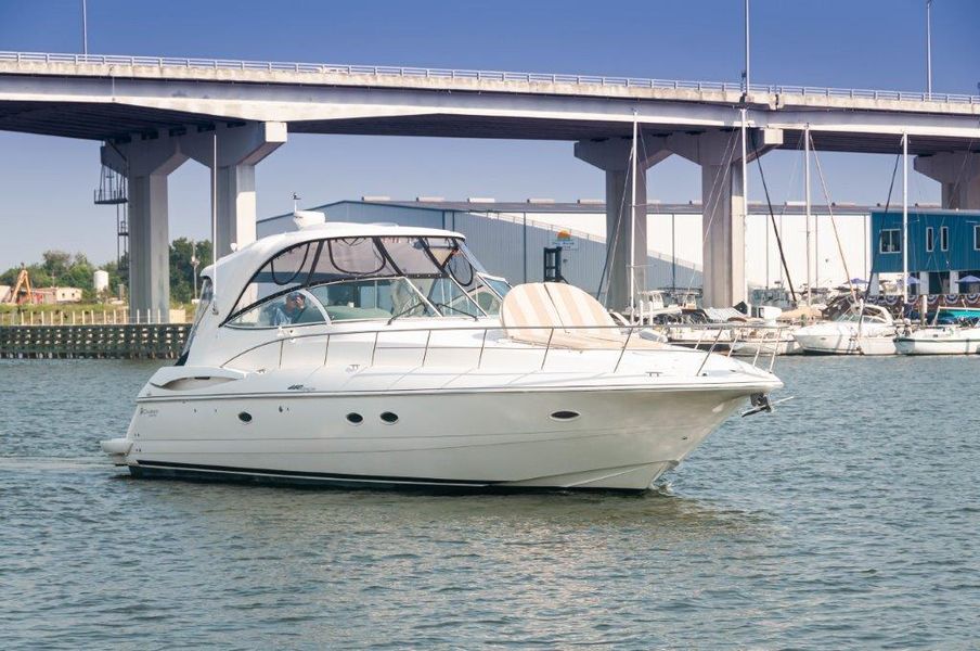 2006 Cruisers Yachts 460 Express