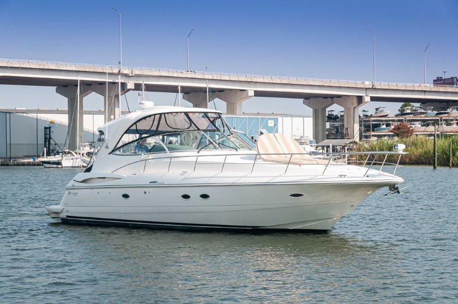 2006 Cruisers Yachts 460 Express