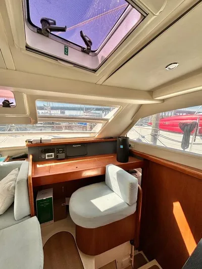 Homeport 4 Yacht Photos Pics 