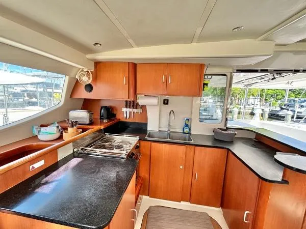 Homeport 4 Yacht Photos Pics 