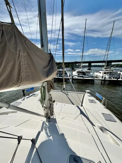 Homeport 4 Yacht Photos Pics 