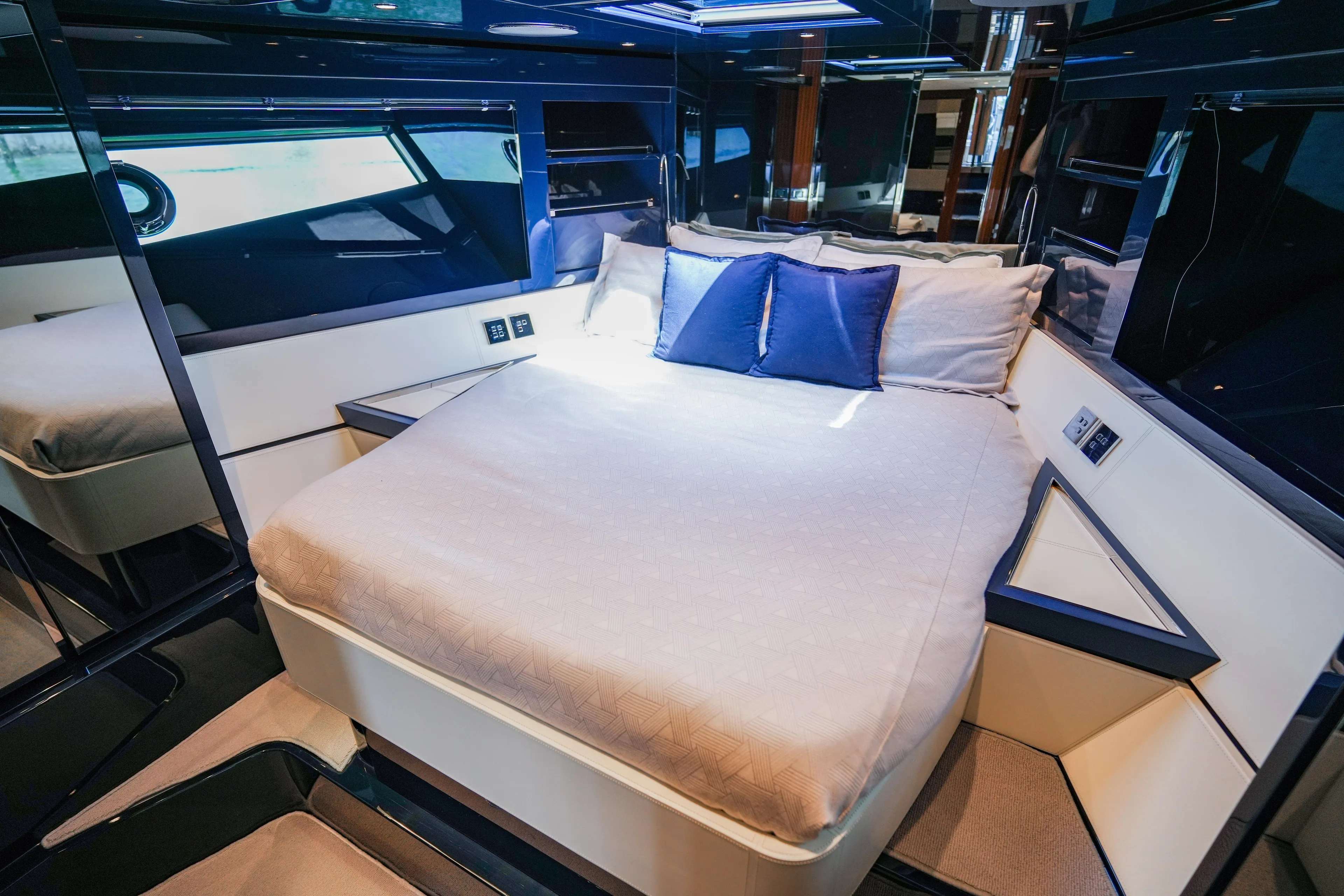 Epica Yacht Photos Pics 