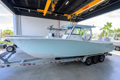 Sportsman Heritage 321 Center Console
