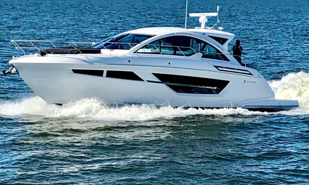 2020 Cruisers Yachts 50 Cantius