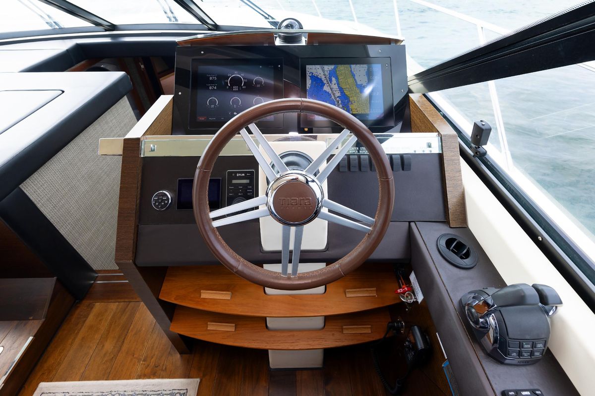 2014 Tiara Yachts 50 