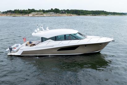 2014 50' Tiara Yachts-50 Coupe New Bedford, MA, US
