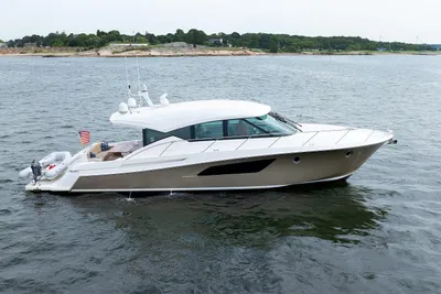 Tiara Yachts 50 Coupe