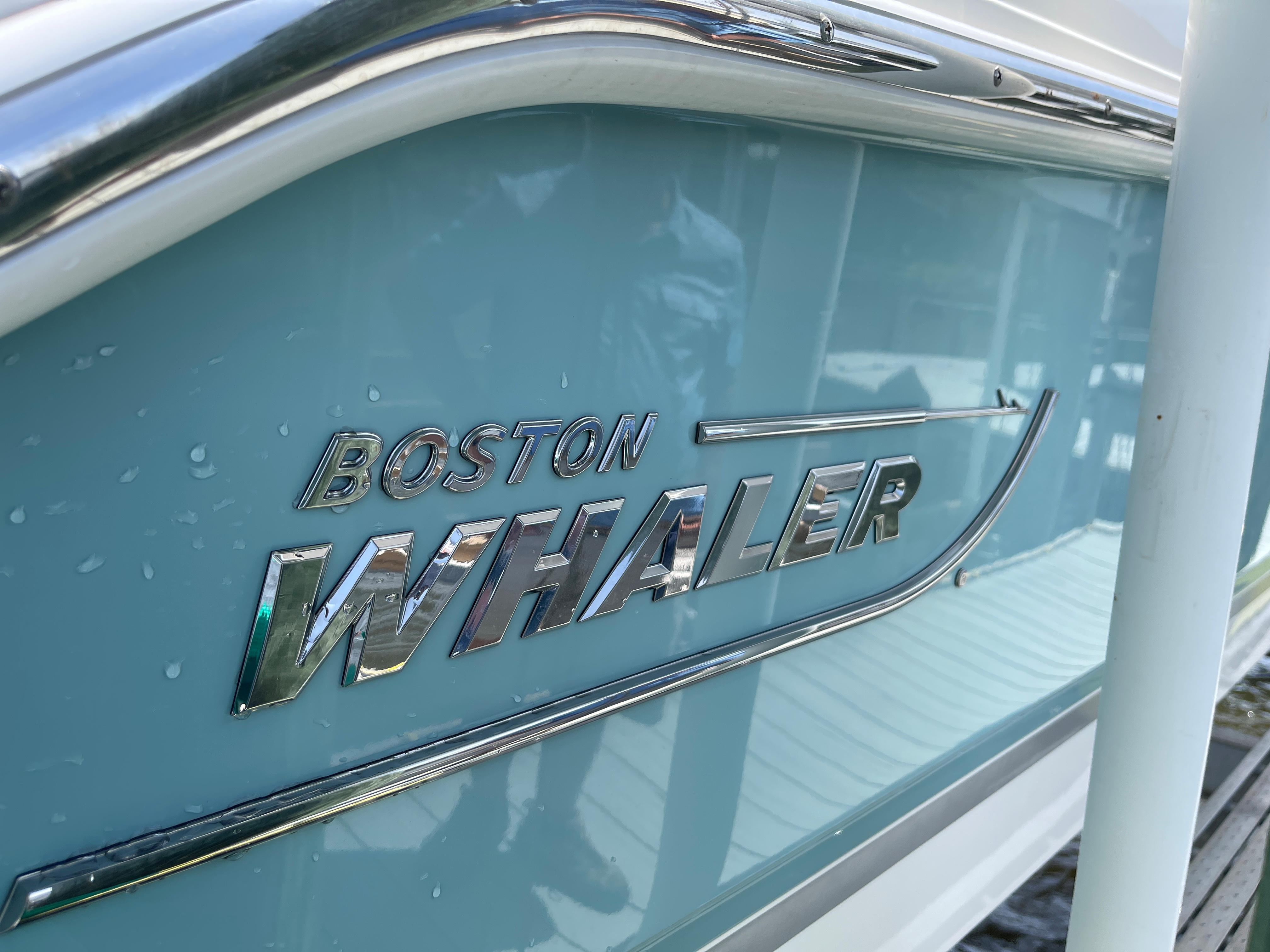 2021 Boston Whaler 280 Vantage