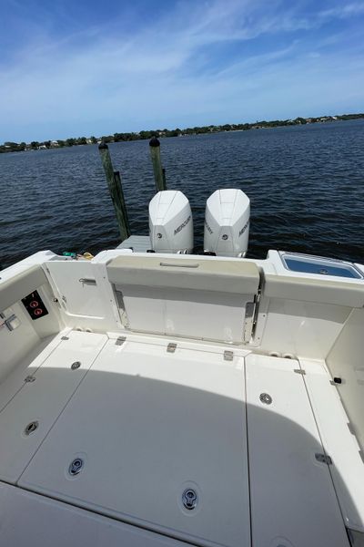 2021 Boston Whaler 280 Vantage