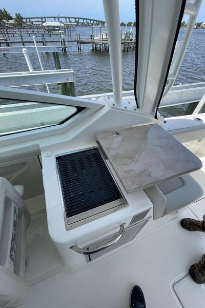 2021 Boston Whaler 280 Vantage