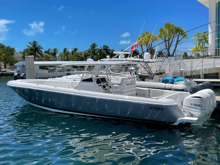 Towa VII Yacht Photos Pics 