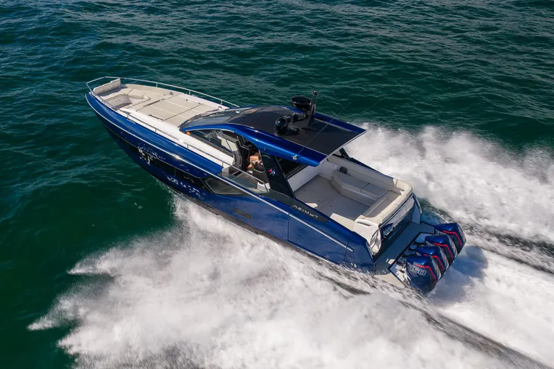  Yacht Photos Pics Azimut Verve 47 yacht cruising on open water, 2022 model.