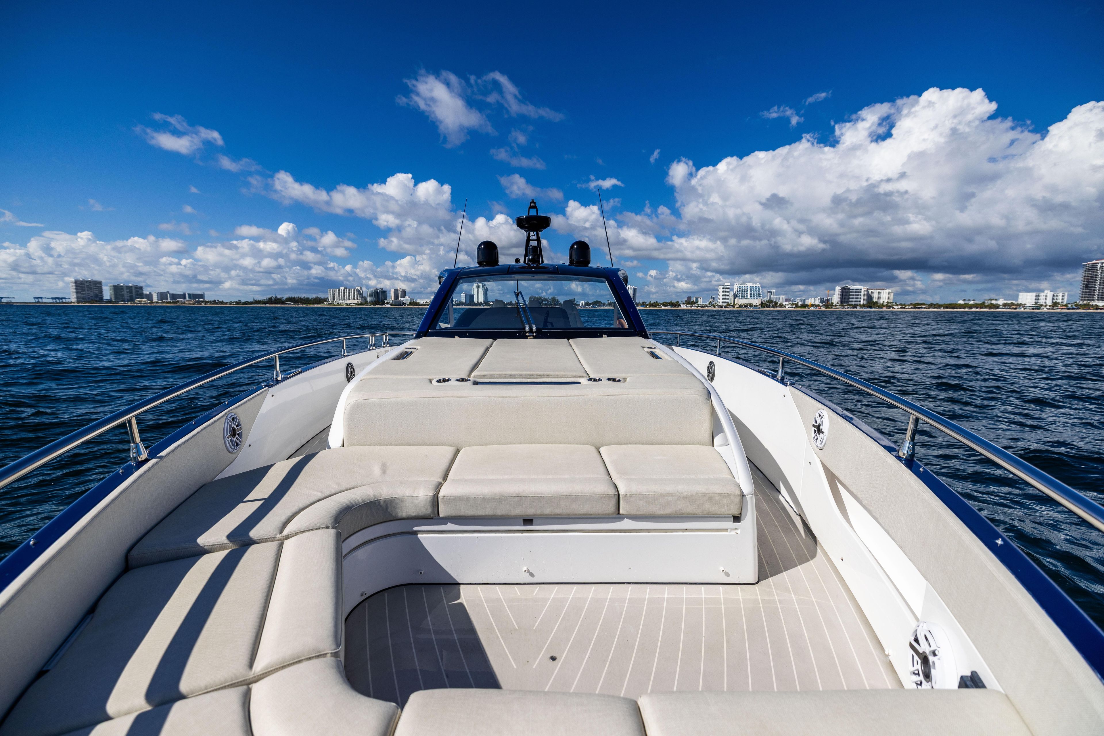 2022 Azimut 47