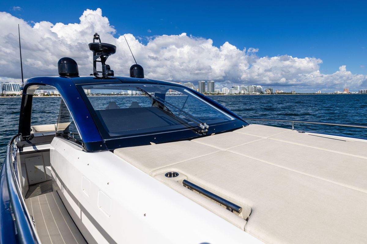 2022 Azimut 47
