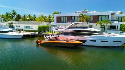 Yacht