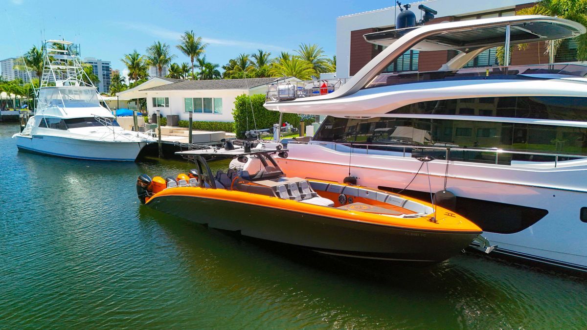 2022 Midnight Express 43 