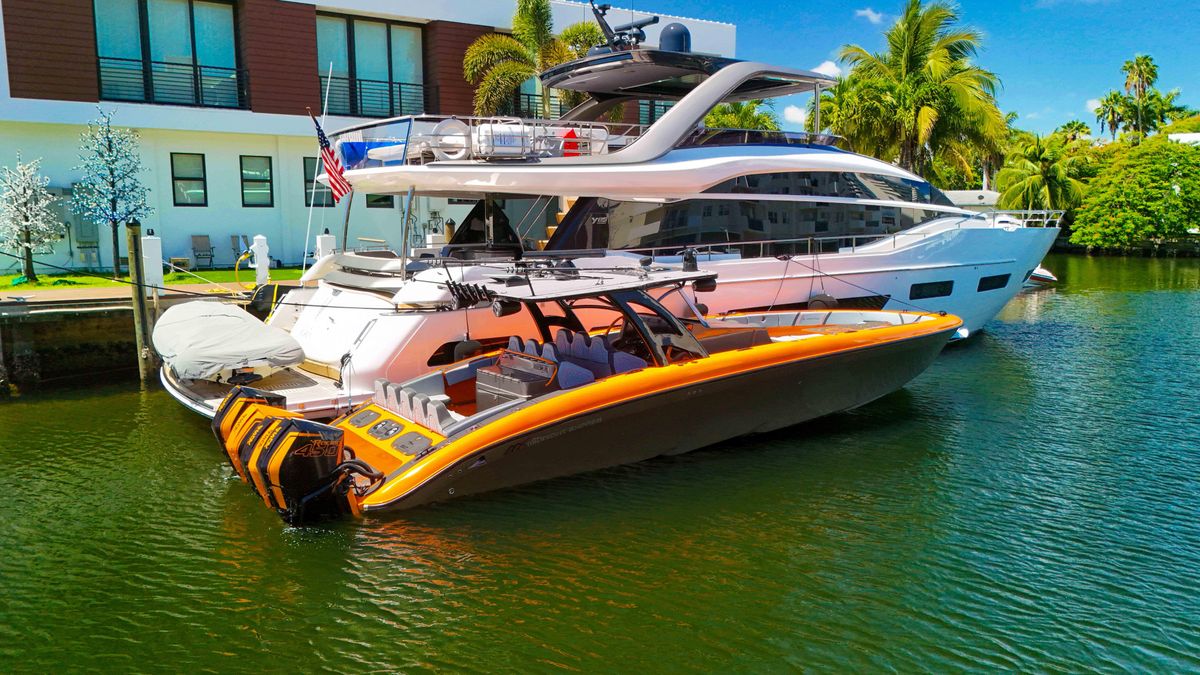 2022 Midnight Express 43 