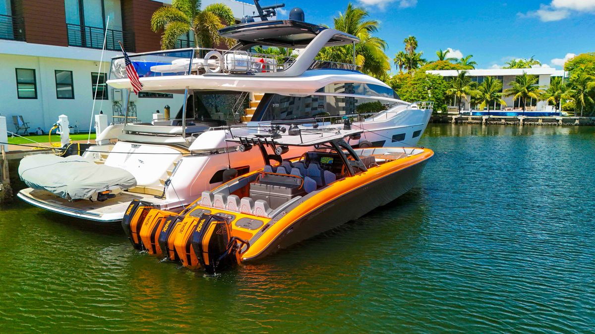 2022 Midnight Express 43 