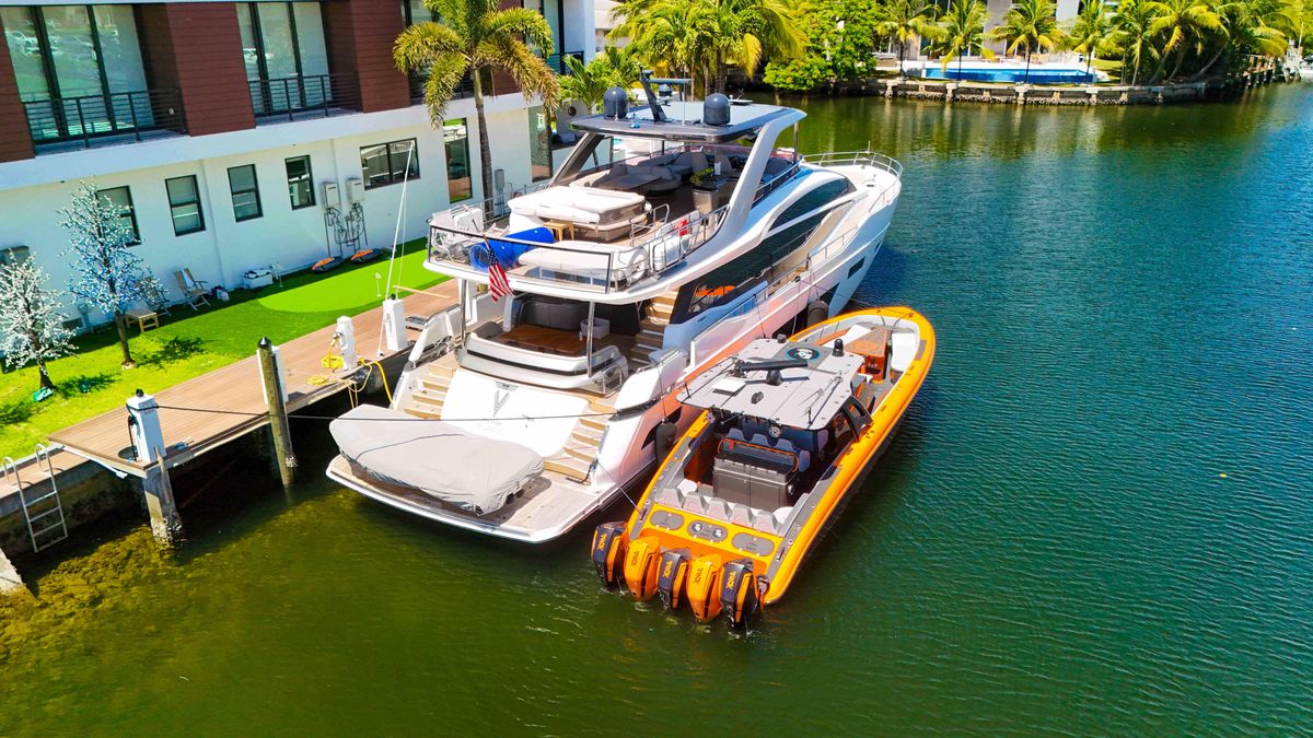 2022 Midnight Express 43 