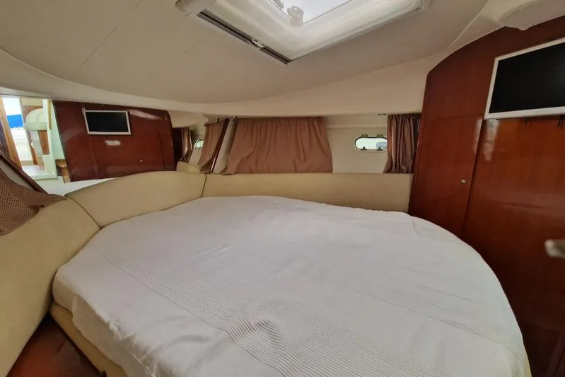  Yacht Photos Pics Prestige 32 Fly - SAILING2B