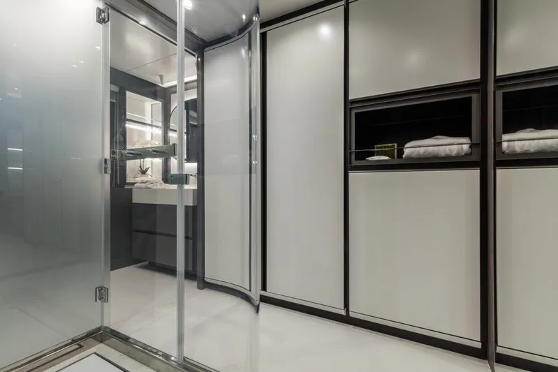 L.a.u.l. Yacht Photos Pics 