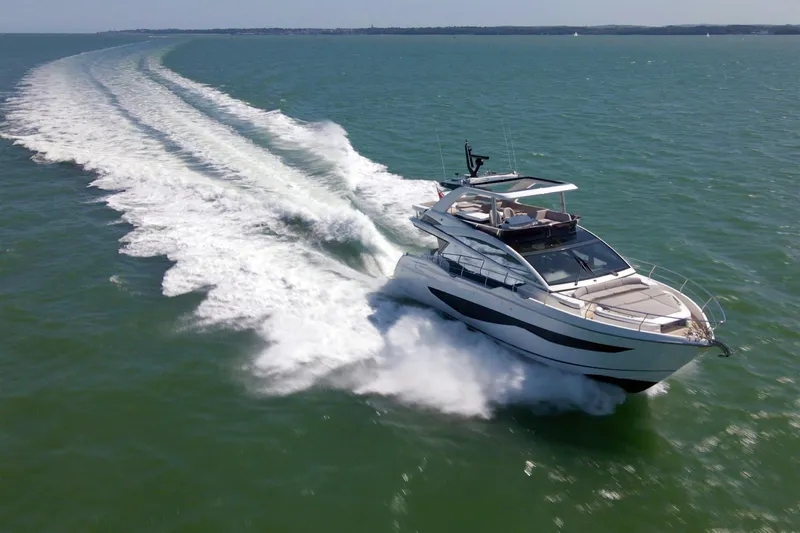 Madness V Yacht Photos Pics 