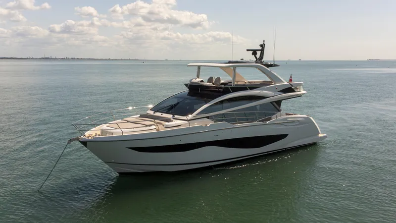Madness V Yacht Photos Pics 