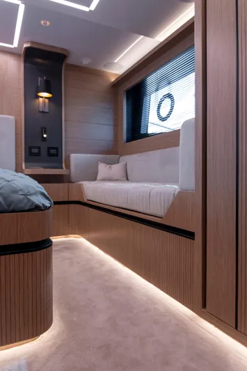 Madness V Yacht Photos Pics 