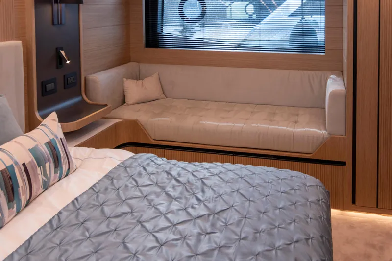 Madness V Yacht Photos Pics 