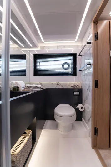 Madness V Yacht Photos Pics 