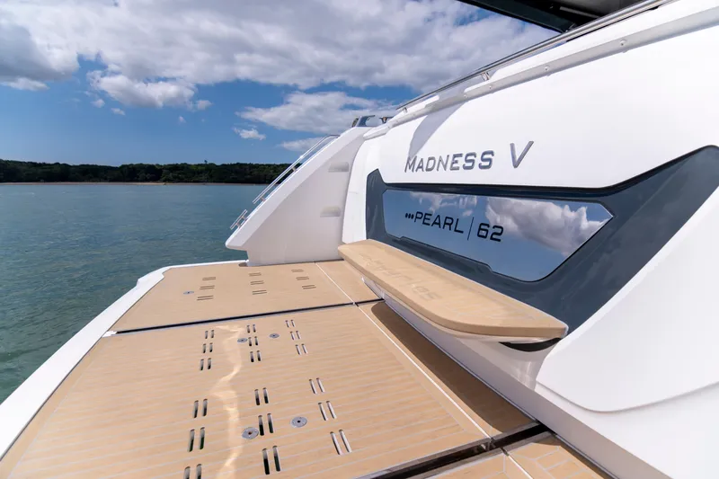 Madness V Yacht Photos Pics 