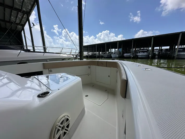Wooocrew Yacht Photos Pics 2015 SeaVee 43 Fish-Around boat docked under a clear blue sky.