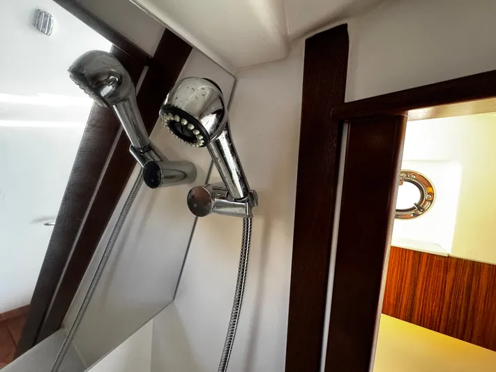  Yacht Photos Pics 2023 PURSUIT 358 S - Image 54