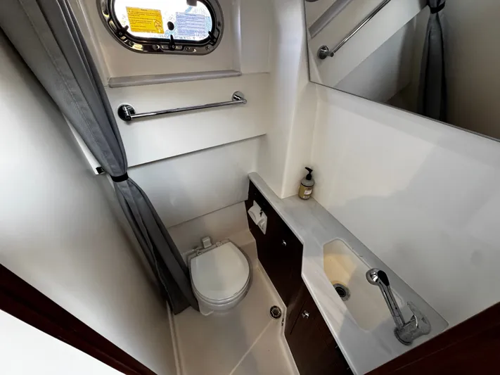  Yacht Photos Pics 2023 PURSUIT 358 S - Image 52