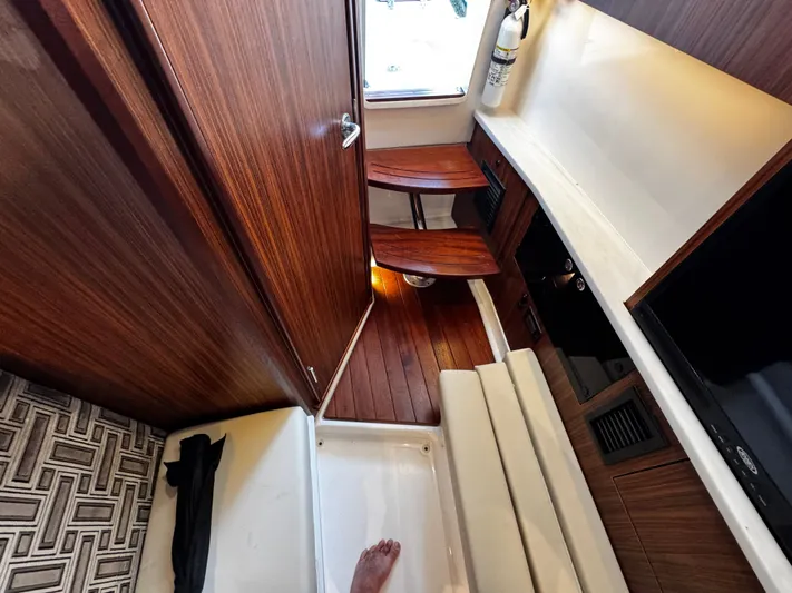  Yacht Photos Pics 2023 PURSUIT 358 S - Image 45