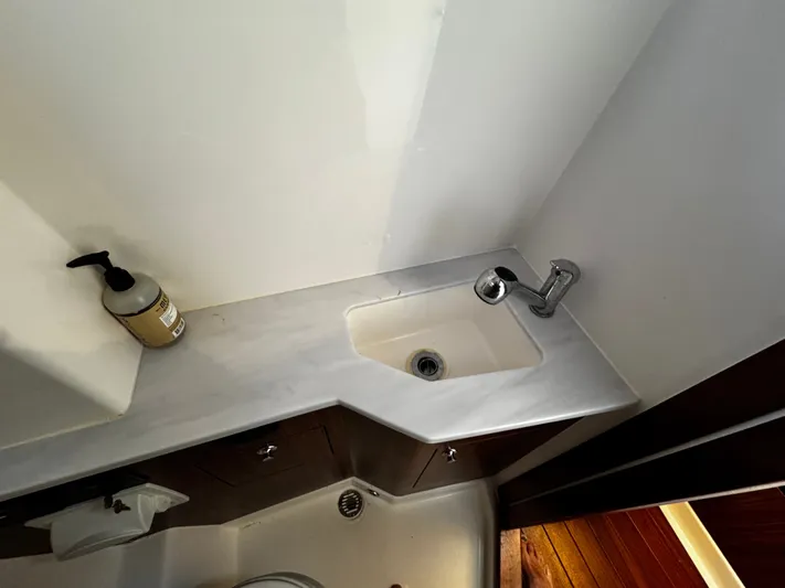  Yacht Photos Pics 2023 PURSUIT 358 S - Image 53