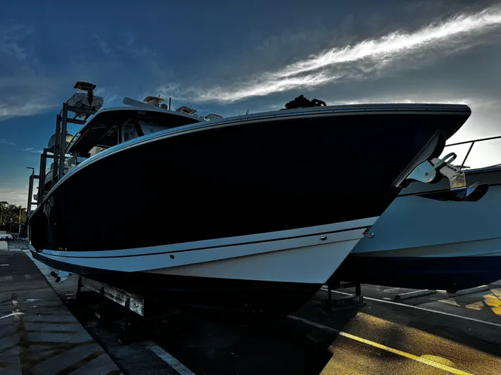  Yacht Photos Pics 2023 PURSUIT 358 S - Image 7