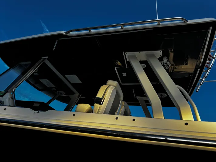  Yacht Photos Pics 2023 PURSUIT 358 S - Image 5