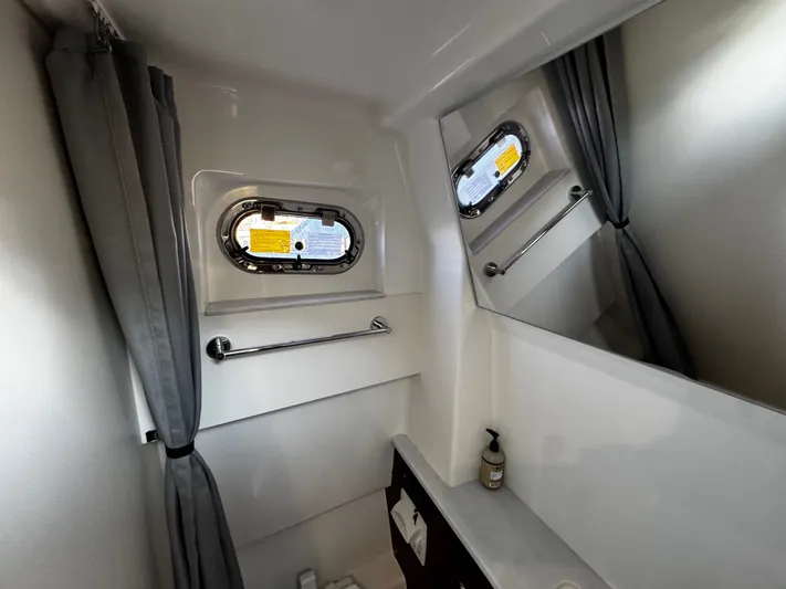  Yacht Photos Pics 2023 PURSUIT 358 S - Image 51