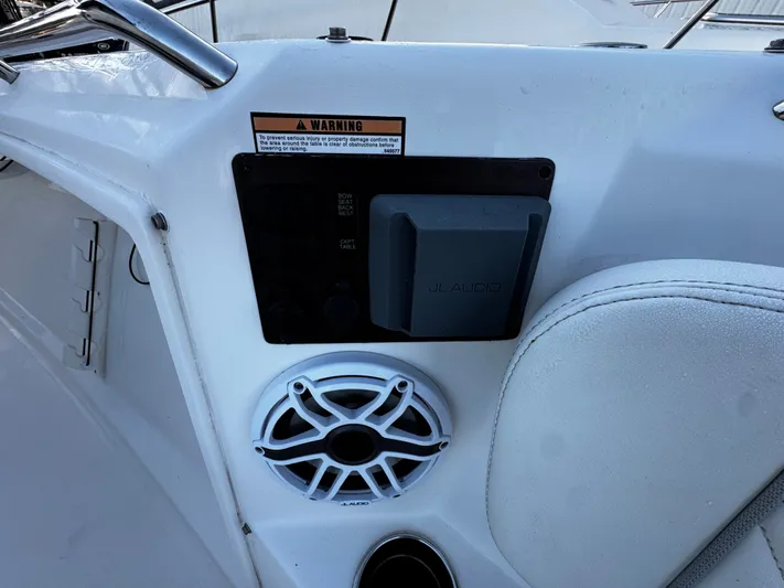  Yacht Photos Pics 2023 PURSUIT 358 S - Image 35