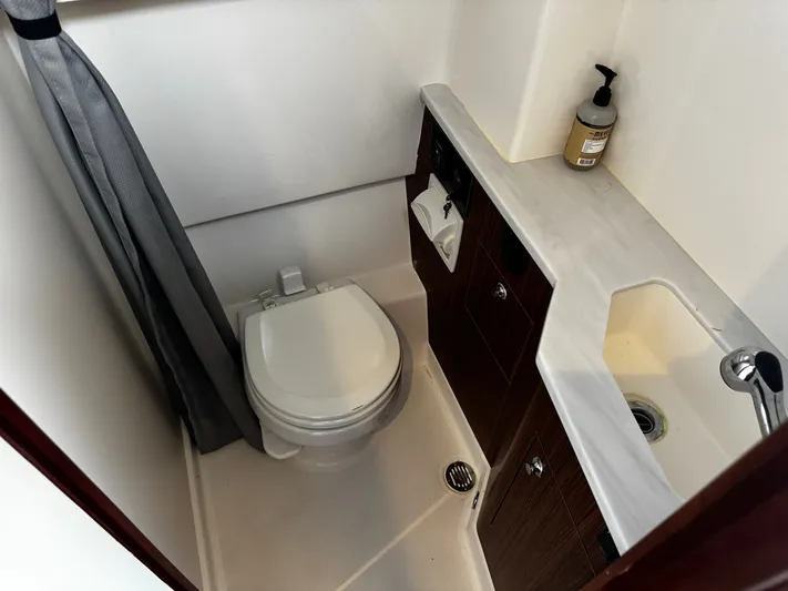  Yacht Photos Pics 2023 PURSUIT 358 S - Image 50