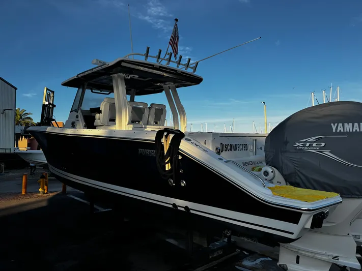  Yacht Photos Pics 2023 PURSUIT 358 S - Image 4