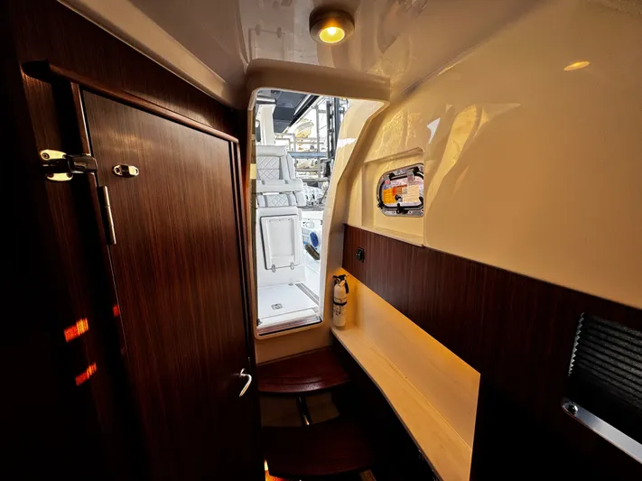  Yacht Photos Pics 2023 PURSUIT 358 S - Image 44