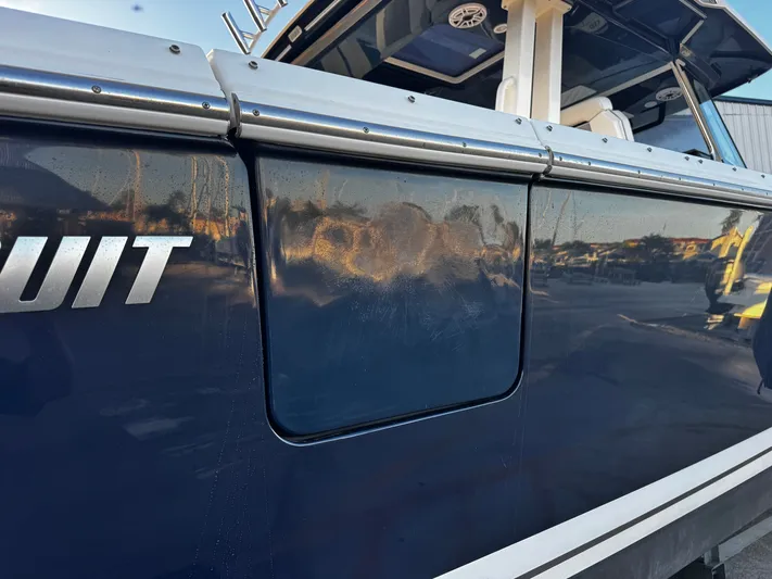  Yacht Photos Pics 2023 PURSUIT 358 S - Image 8