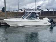 2021 Boston Whaler 240 Vantage