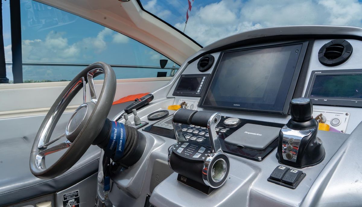 2013 Azimut 58 